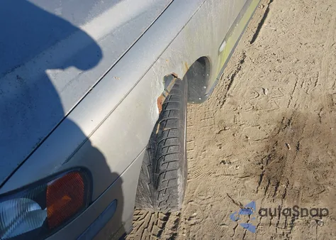 2001 Volvo V70 z USA, uszkodzony, nr VIN YV1SW61R111115686